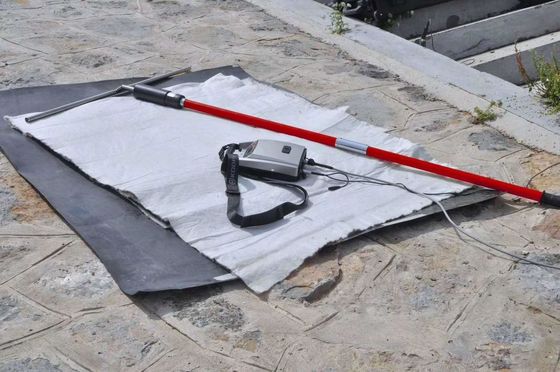 Ηλεκτρονικός ανιχνευτής διαρροών νερού επίδειξης 0.6KV NDT LCD